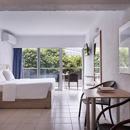 The By Esperia Aparthotel 4*